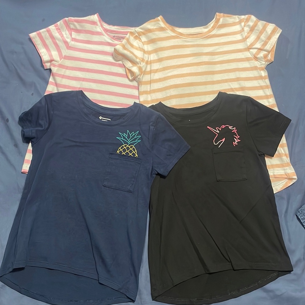 Girls Tee’s bundle of 4